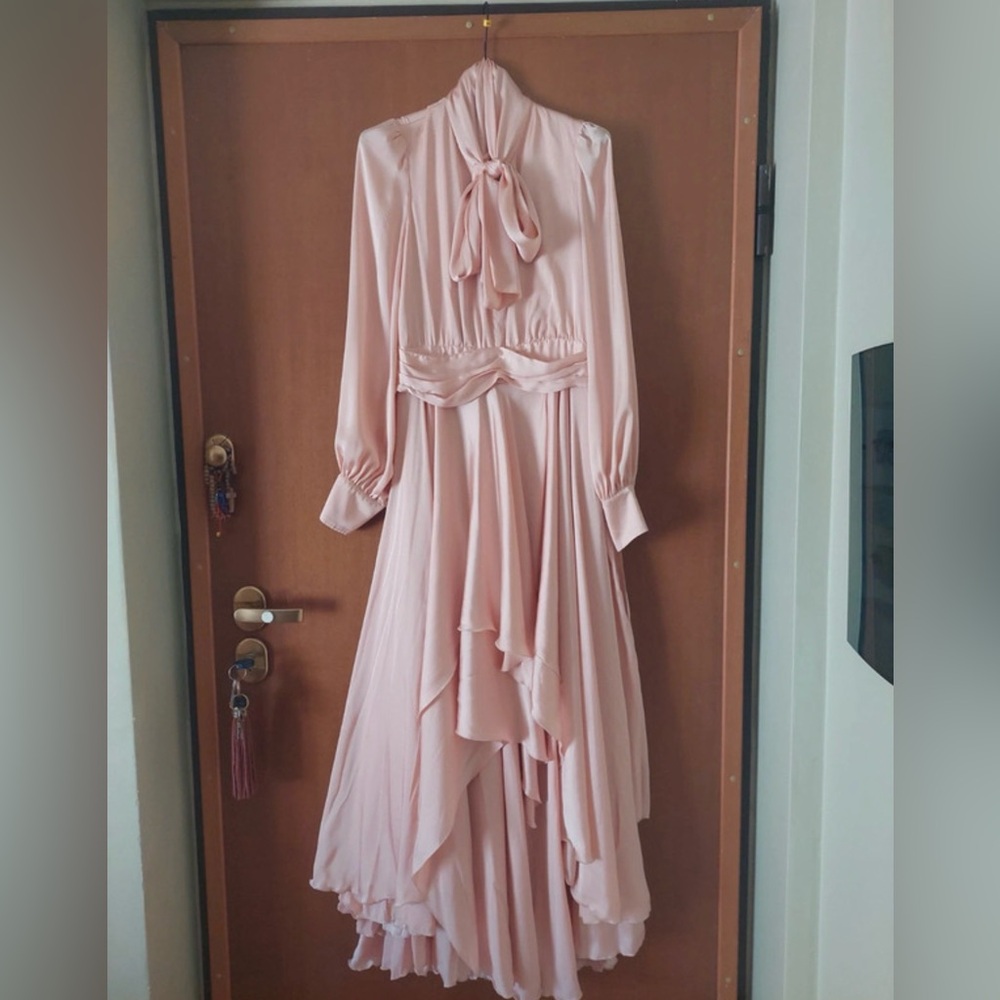 Stunning dress . Worn
Once